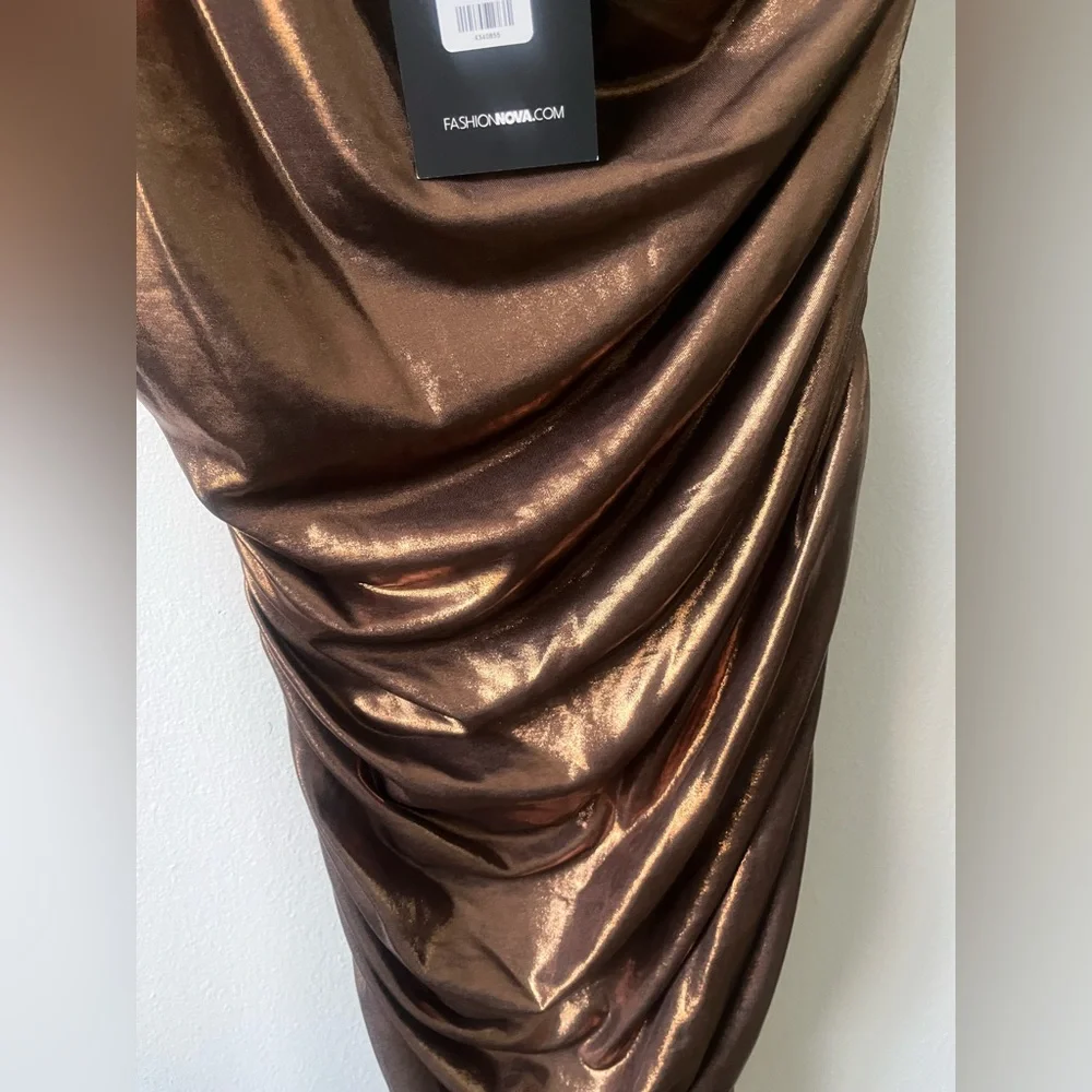 NWT Fashion Nova Bronze Metallic Midi Dress 💛🏆🤎 - Picture 3 of 6